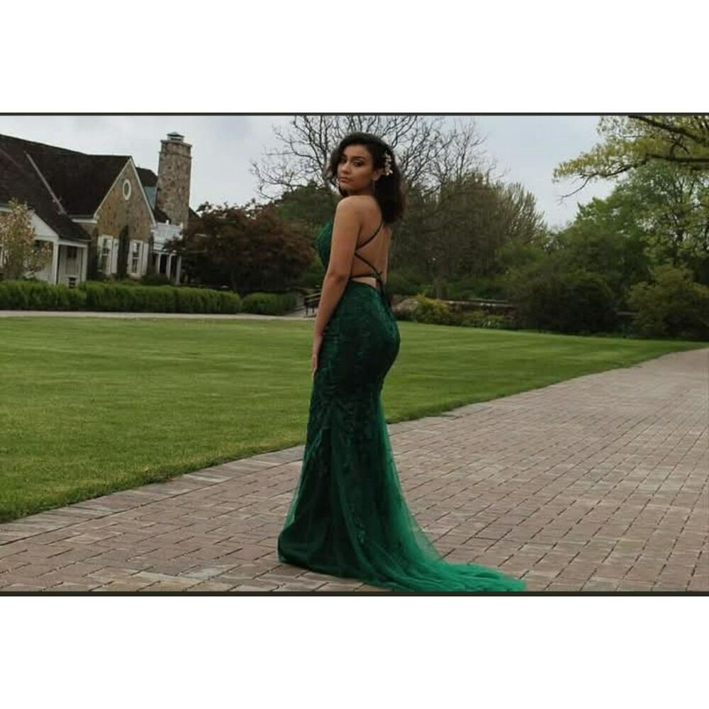 Elegant Emerald Green Evening Gown Size S Open Back Floor Length #467